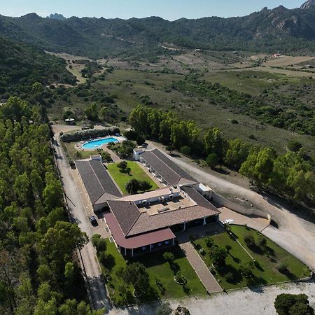 Hotel Biderrosa Cala Liberotto Exterior foto