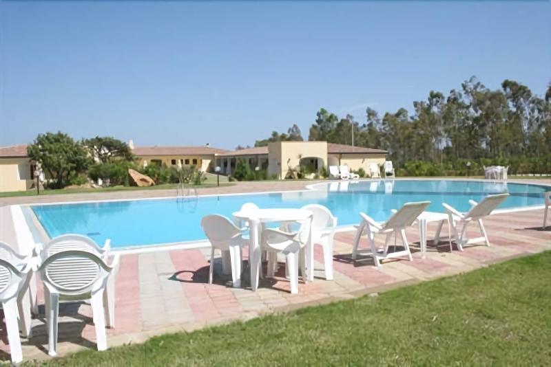 Hotel Biderrosa Cala Liberotto Exterior foto