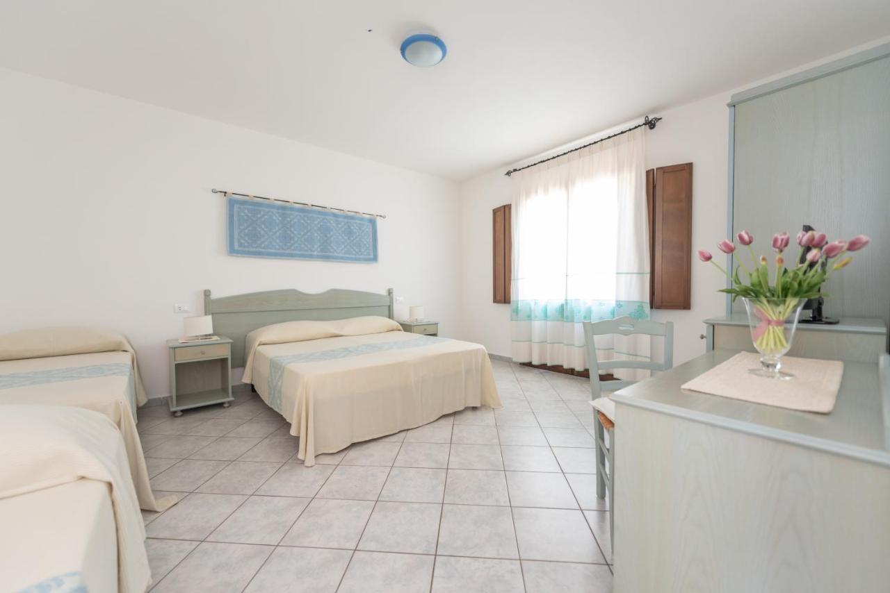 Hotel Biderrosa Cala Liberotto Exterior foto