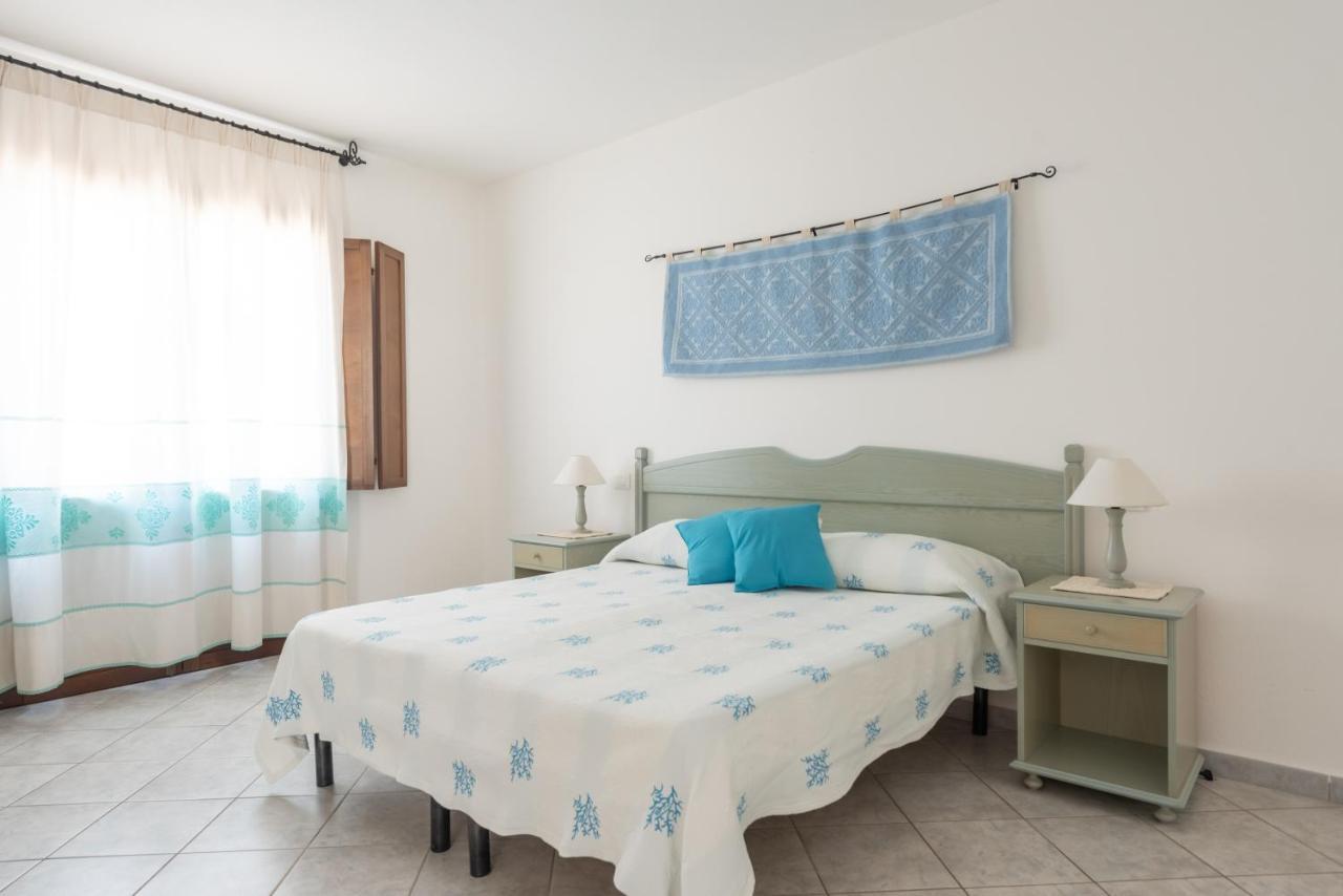 Hotel Biderrosa Cala Liberotto Exterior foto