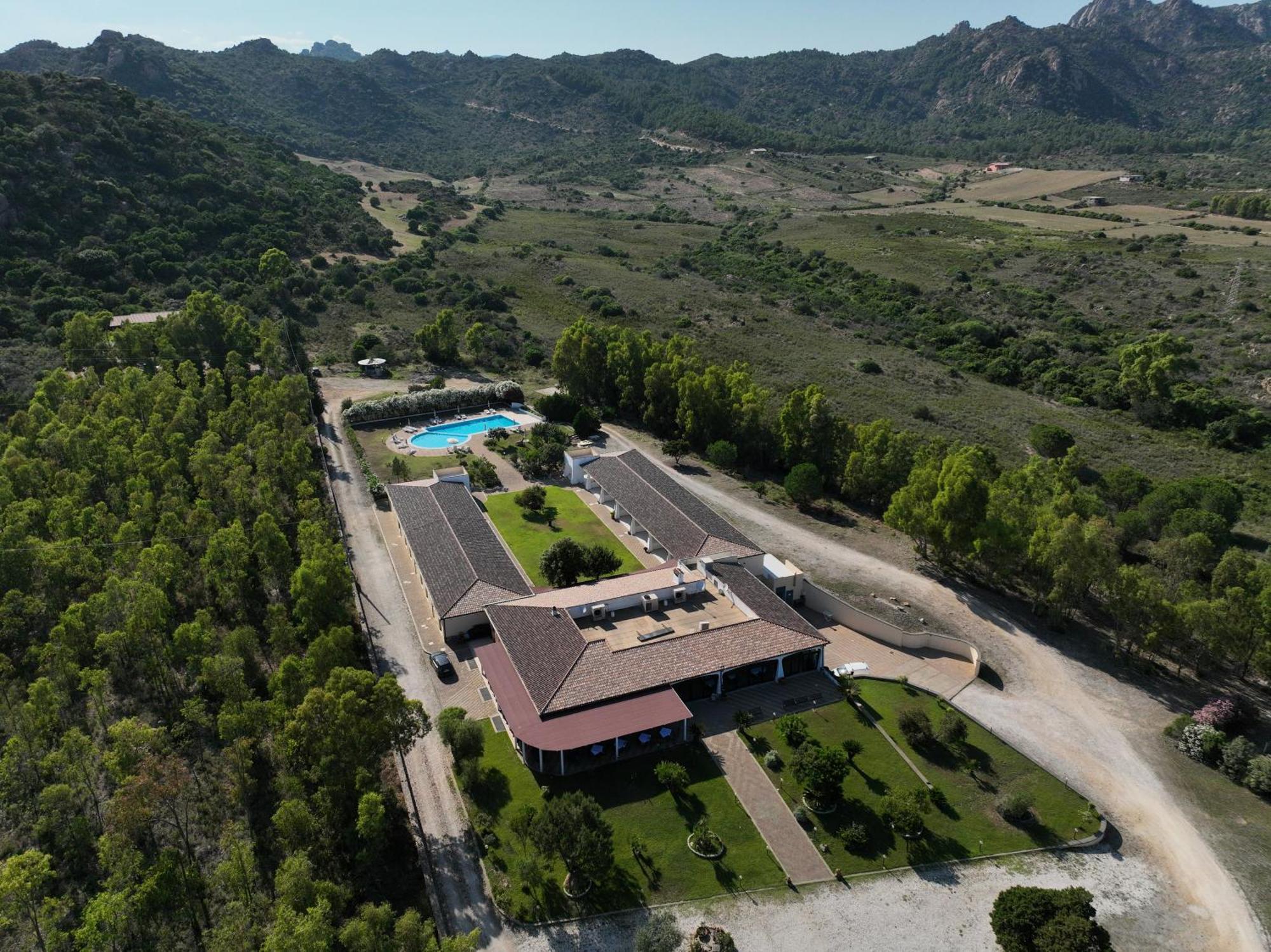 Hotel Biderrosa Cala Liberotto Exterior foto