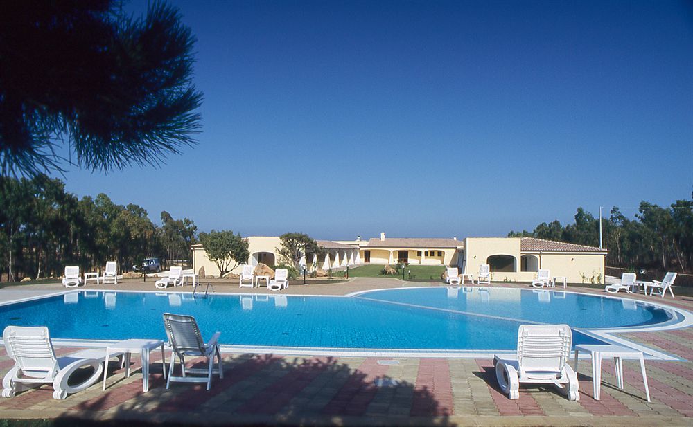 Hotel Biderrosa Cala Liberotto Exterior foto